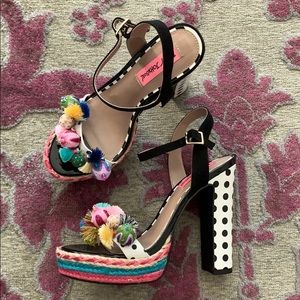 NEW beautiful and stylish shoes